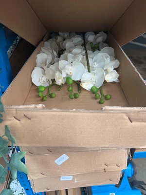 Lot 4080 - 4 boxes of artificial plants