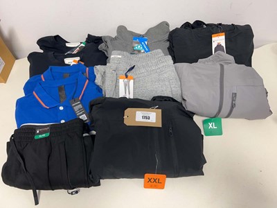 Lot 1753 - Approx. 10 items of branded clothing to...