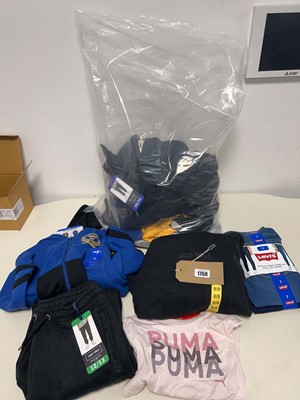Lot 1758 - Approx. 20 items of kids branded clothing to...