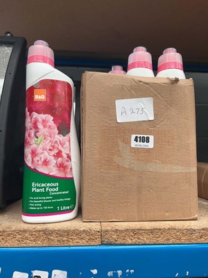 Lot 4108 - 2 boxes of B&Q plant feed
