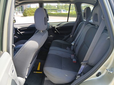 Lot (GY03 ZDX) 2003 Toyota RAV4 GX VVTI 5-door...