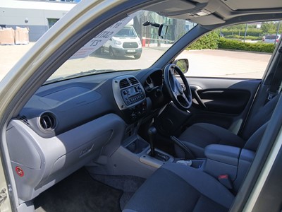 Lot (GY03 ZDX) 2003 Toyota RAV4 GX VVTI 5-door...
