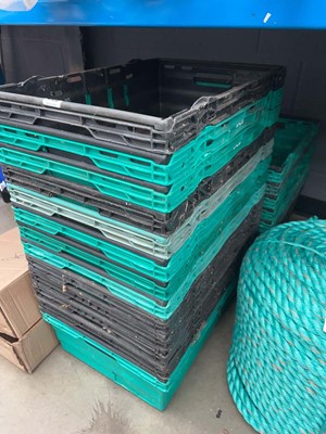 Lot 4123 - Large quantity of stacking plastic crates