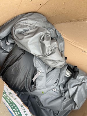 Lot 4241 - Palletised jacuzzi parts