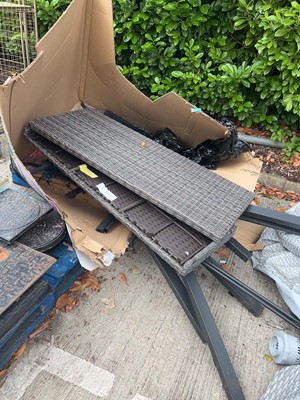 Lot 4250 - Flat pack garden swing
