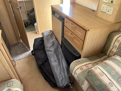 Lot 4272 - Elddis Avante 482 2 berth touring caravan with...