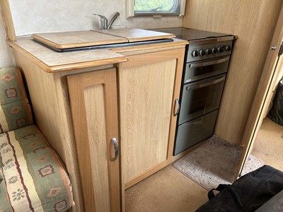 Lot 4272 - Elddis Avante 482 2 berth touring caravan with...