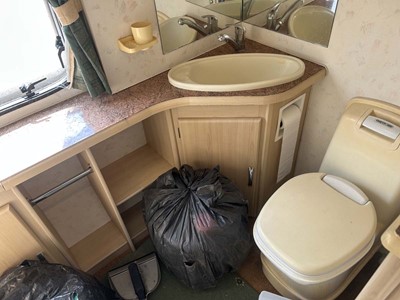 Lot 4272 - Elddis Avante 482 2 berth touring caravan with...