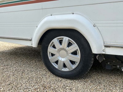 Lot 4272 - Elddis Avante 482 2 berth touring caravan with...