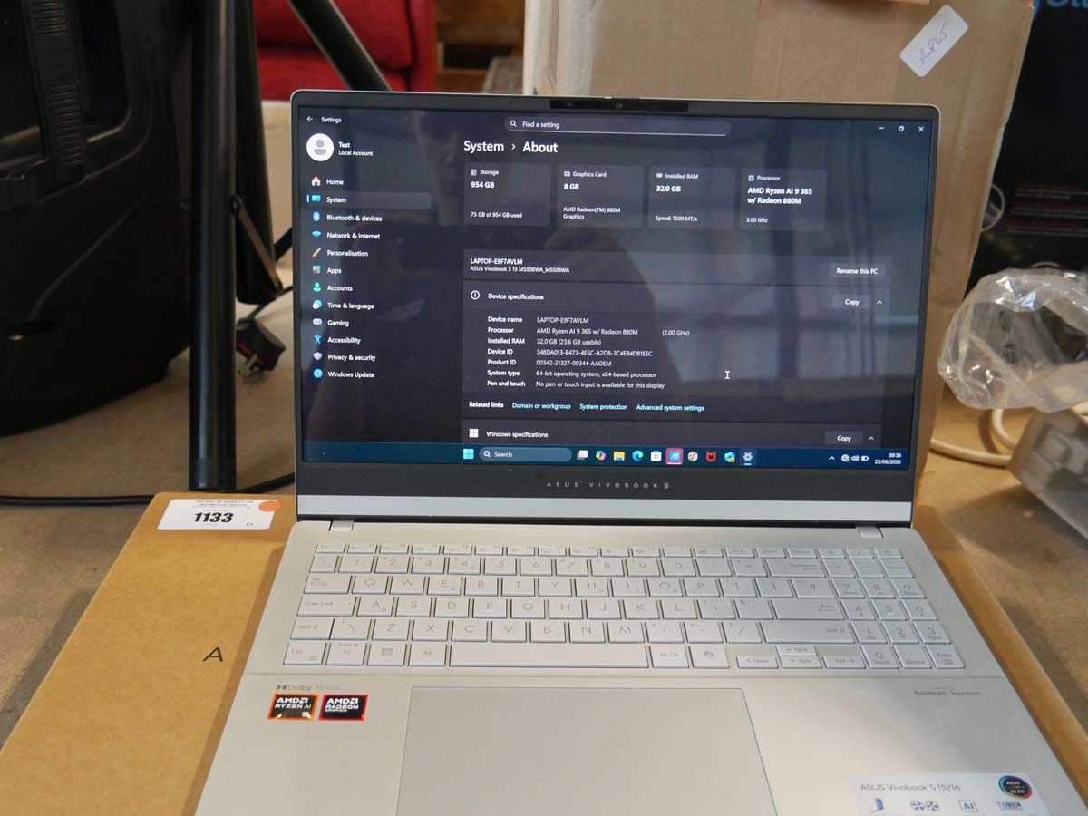 Lot 1133 - Asus Vivobook S M5506W laptop, AMD Ryzen AI 9...
