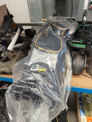 Lot 4322 - Powakaddy golf bag