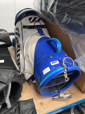 Lot 4327 - Mizuno golf bag in white & blue