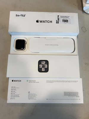 Lot 1141 - *DEAD Apple Watch SE (Gen 2), 40mm Starlight...
