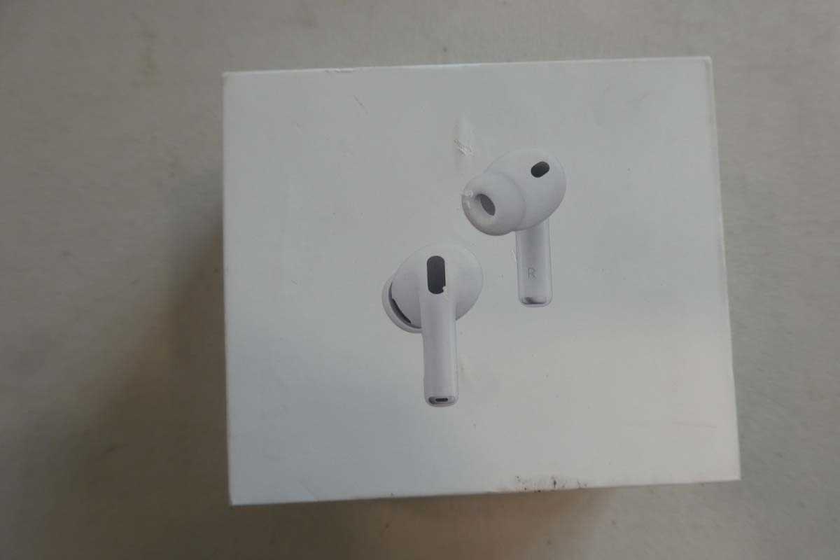 Lot 1143 - Apple AirPods Pro 3, boxed