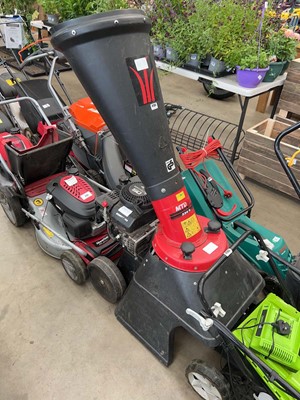 Lot 4186 - MTD petrol powered Quantum XM garden shredder