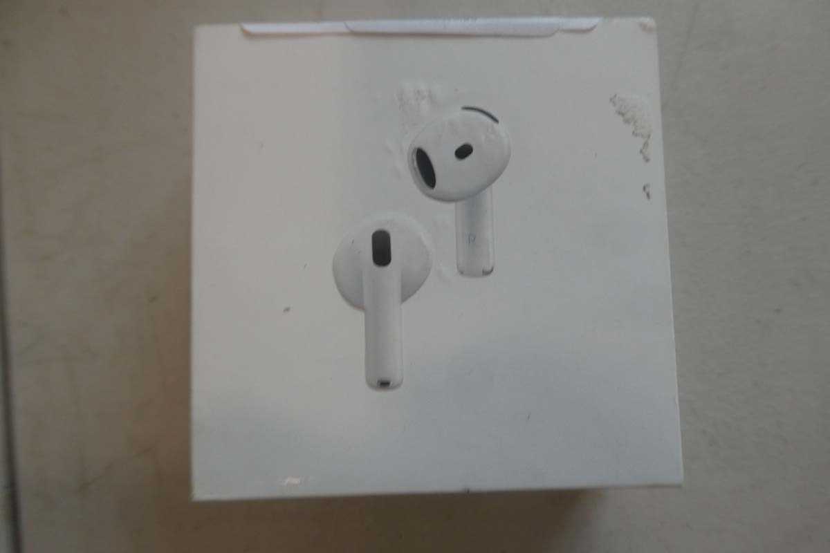 Lot 1166 - Apple AirPods 4 (ANC), boxed