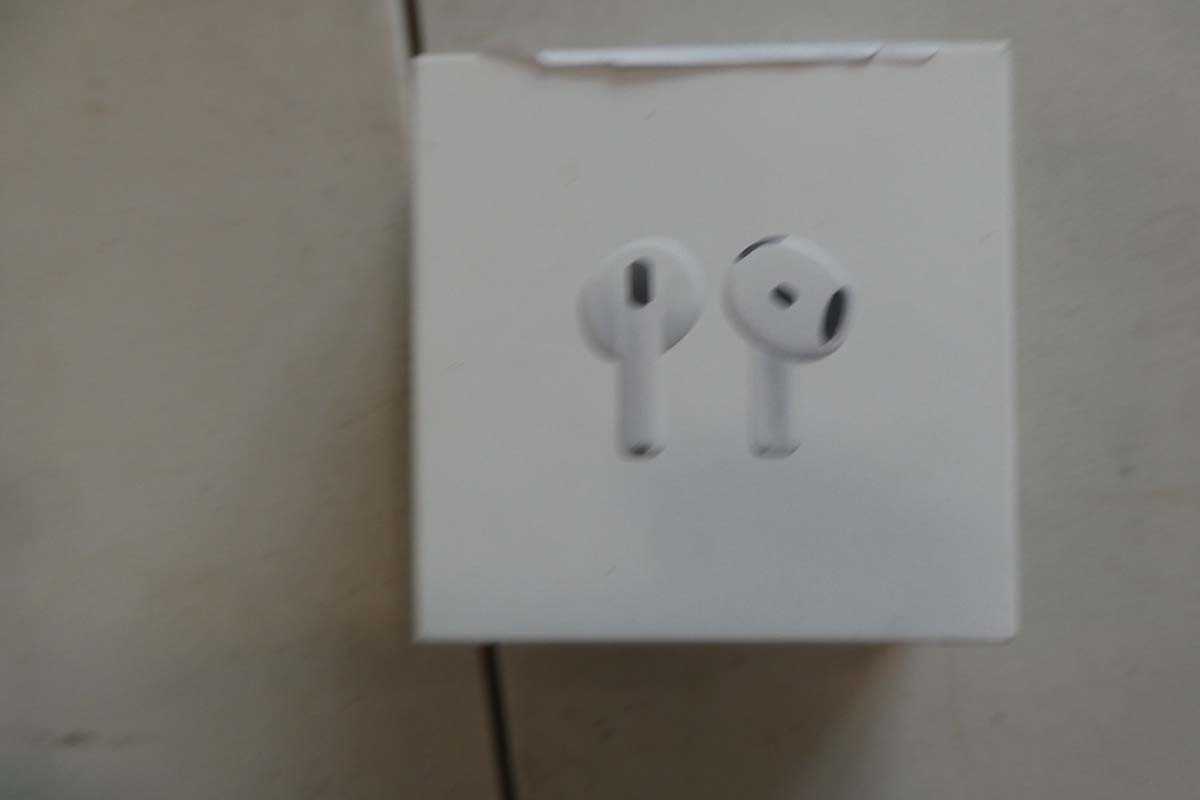Lot 1172 - Apple AirPods 4, boxed