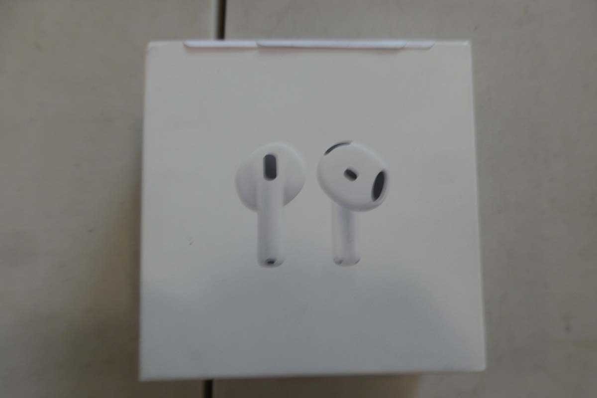Lot 1174 - Apple AirPods 4, boxed