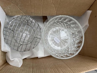 Lot 5115 - Cut glass bowl and potpourri