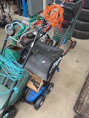 Lot 4195 - Hyundai 240v garden rake