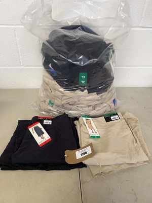 Lot 1788 - Approx. 30 ladies Matty M midi skirts