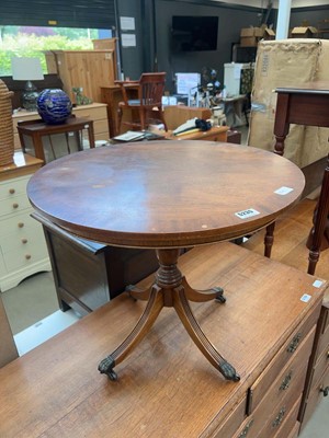 Lot 5235 - Reproduction walnut circular occasional table
