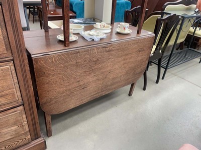 Lot 5166 - Provisional oak gate leg dining table