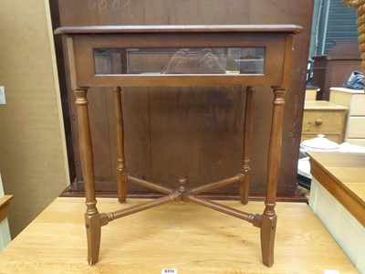 Lot 5273 - Reproduction bijouterie table