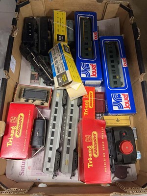 Lot 2226 - Box containing 00 and HO gauge model railway...