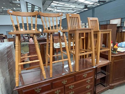 Lot 5208 - 2 pairs of bar stools