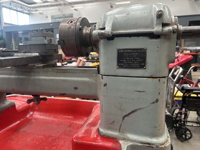 Lot 4461 - 240v Smart & Brown engineers lathe with...