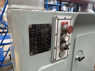 Lot 4461 - 240v Smart & Brown engineers lathe with...