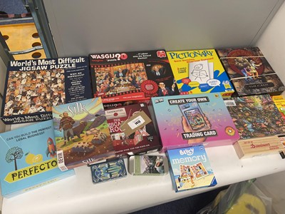 Lot 1515 - Jigsaws, playing cards & card games to include...