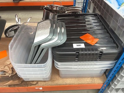 Lot 3081 - Clear boxes, clear containers and a box of...