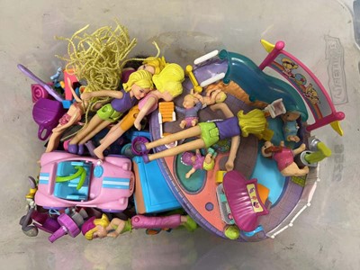 Lot 2256 - Selection of Polly Pocket figures