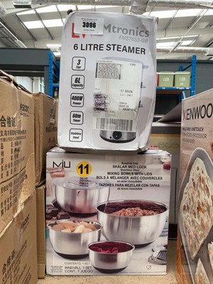 Lot 3096 - 6L steamer and a box of mixing bowls
