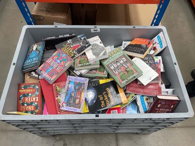 Lot 3099 - Box of mixed assorted books