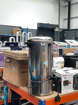 Lot 3107 - Water urn