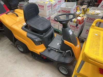 Lot 4492 - Stiga Combi 8060HQ ride-on lawn mower