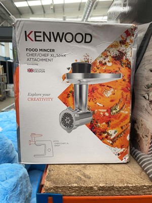 Lot 3062 - Kenwood food mincer chef attachment