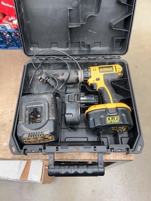 Lot 4494 - DeWalt 18v cordless drill with 2 batteries and...
