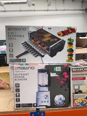 Lot 3119 - 3 in 1 reversible grill plus a Nutrient power...
