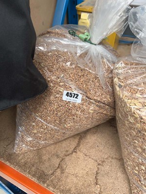 Lot 4572 - Bag of bird feed wheat