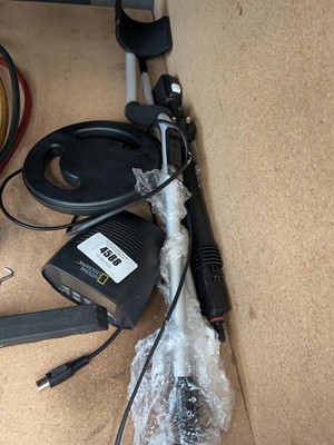 Lot 4588 - National Geographic Metal Detector