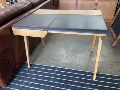 Lot 5327 - Oak Habitat 'Beckett' desk