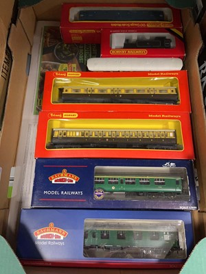 Lot 2279 - Box of OO gauge Hornby and Bachmann...