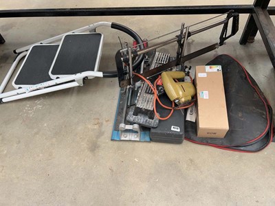 Lot 4515 - Collection of items to include step ladder,...