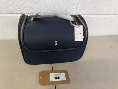Lot 1817 - Stackers large cosmetic case in navy