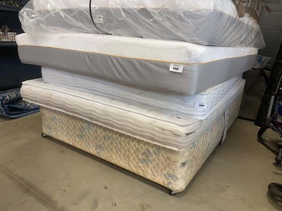 Lot 5355 - Rolling divan bed with mattress