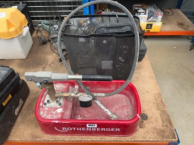 Lot 4521 - Rothenberger pressure tank and a paper shredder
